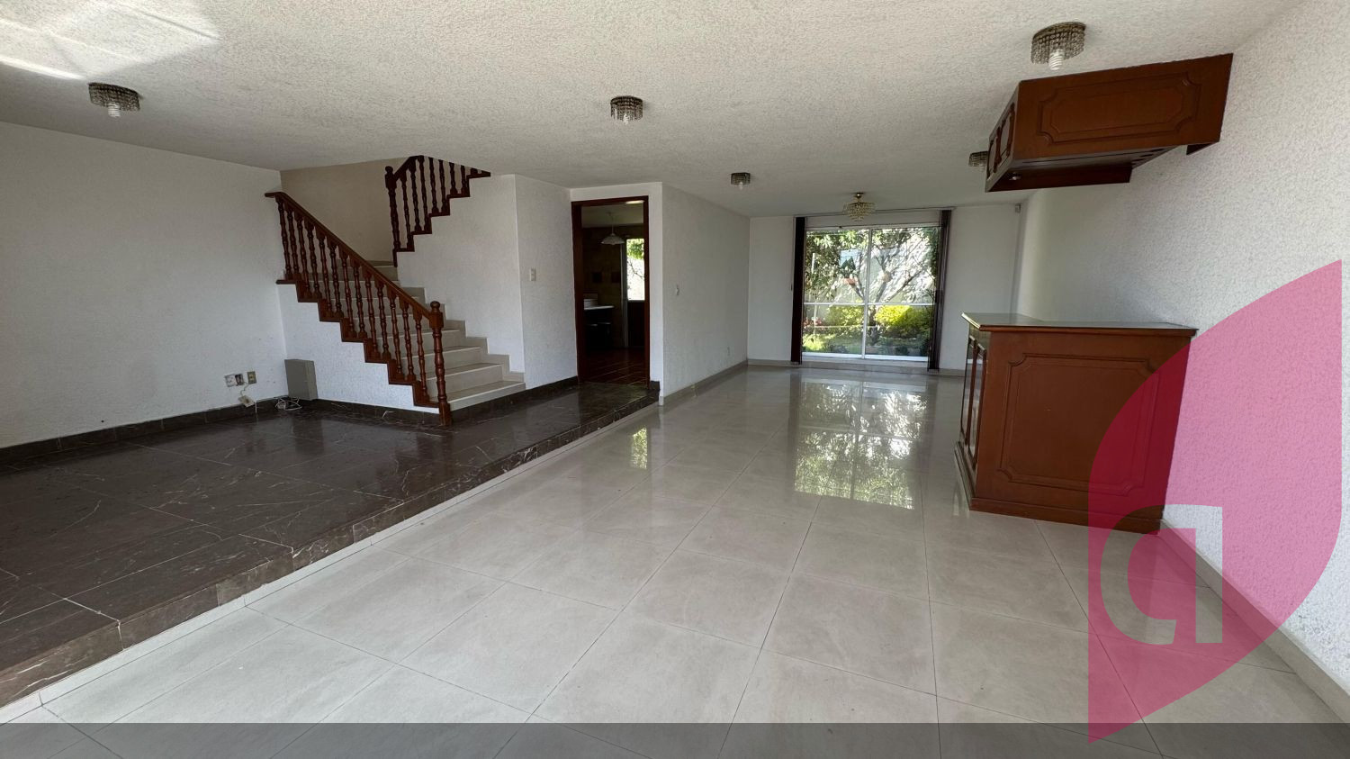 Venta Casa en Fraccionamiento Privado con Jardín Lomas de Tarango, Álvaro Obregón, CDMX. - foto 3